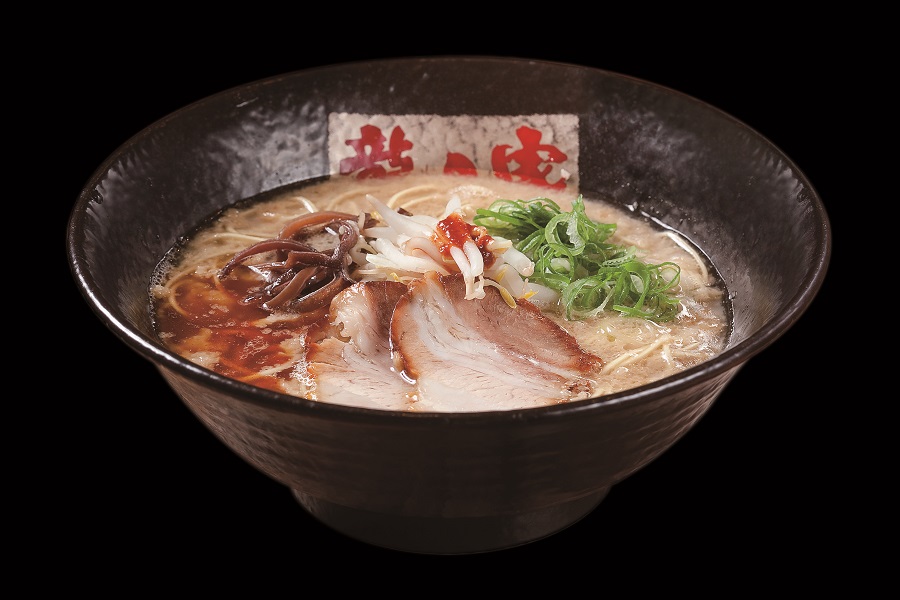 「とんこつ こく味」。約3時間煮込んだとろけるチャーシューと 「とんこつ こく味」。約3時間煮込んだとろけるチャーシューと