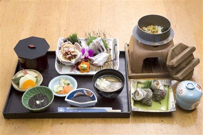 サザエを使った5品が並ぶ「サザエ三昧」