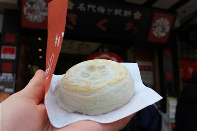 太宰府天満宮の神事の際に献上される「梅ヶ枝餅」