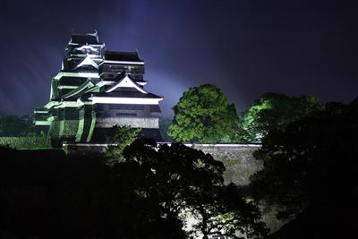KKRホテル熊本では、何にも遮られずに熊本城を眺められる