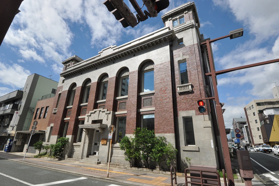 近くにはお洒落な雑貨屋やレストランも多い 近くにはお洒落な雑貨屋やレストランも多い