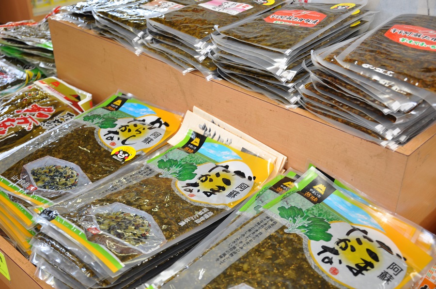 ゴマ風味やカラシ風味など、種類も多彩にそろう ゴマ風味やカラシ風味など、種類も多彩にそろう