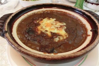 焼きカレーは元祖と同じ土鍋で出す