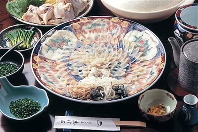 フグのおいしさを味わうなら「志げる」のフグ刺しで