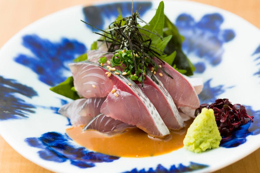 新鮮だからこそ味わえるごまさばは絶品