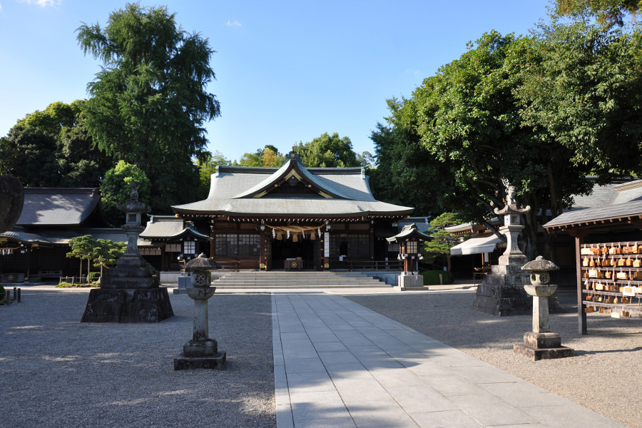 歴代藩主を祀る出水神社は神苑「成趣園」を境内とする 歴代藩主を祀る出水神社は神苑「成趣園」を境内とする
