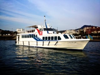 船内ではモニターを使った解説も行われる 船内ではモニターを使った解説も行われる