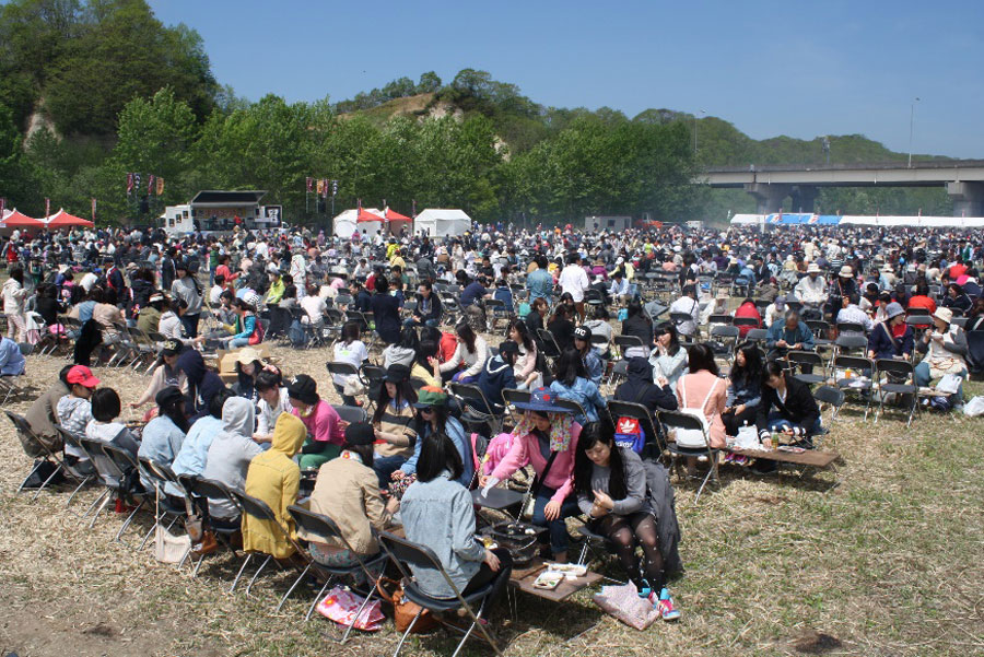 白老牛をその場で焼いて味わうことができる 白老牛をその場で焼いて食べる