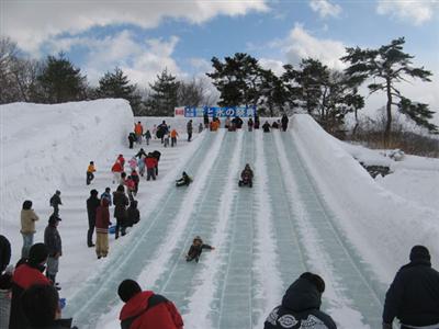 大沼函館雪と氷の祭典　ジャンボ滑り台