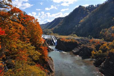 千鳥ヶ滝と紅葉