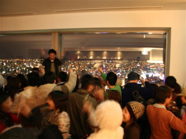 年越し直後には年初めコンサートも開催される そらの年越し