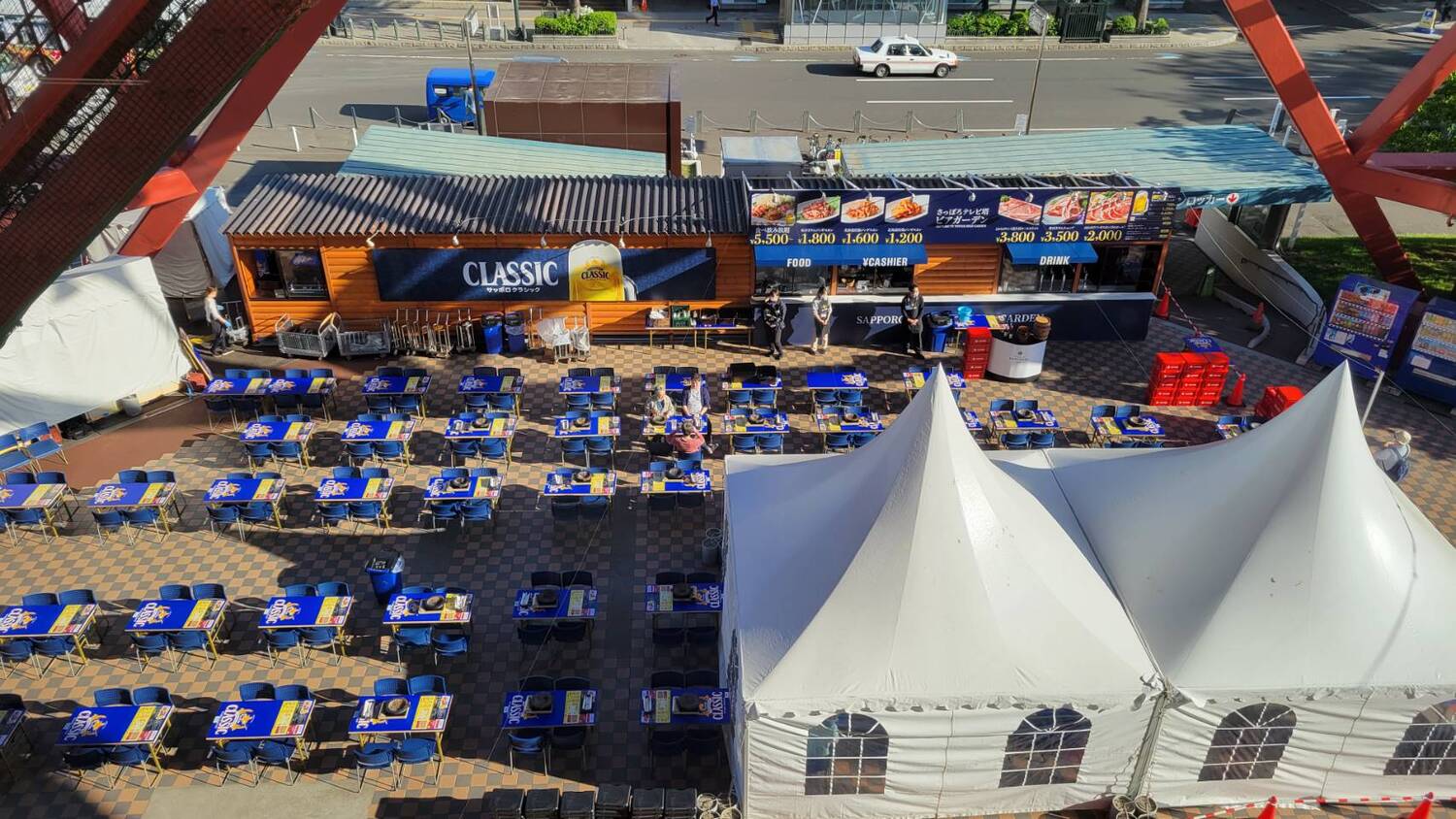 2023年「さっぽろテレビ塔 BEER GARDEN」の様子 ビアガーデン