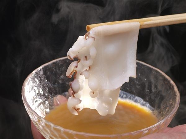 ミズダコのしゃぶしゃぶは、一枚一枚が大きいから食べ応え満点!!(写真提供:稚内市) 稚内名物 たこしゃぶ