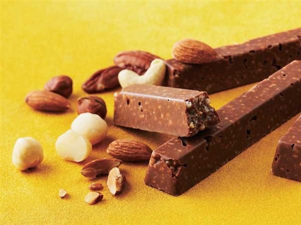 ザクザク食感とナッツの豊かな風味を楽しもう!
写真提供:株式会社ロイズコンフェクト ロイズ ナッティバー