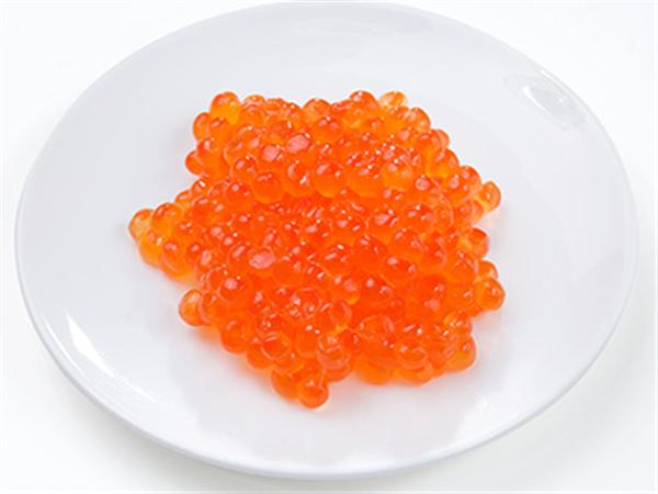 ちょっぴり小粒だが、オホーツクで獲れるマスイクラは鮮度抜群 北海道オホーツク羅臼産 鱒いくら醤油漬け