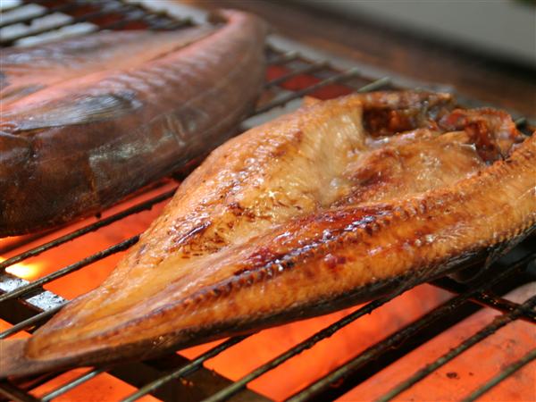 したたる脂がたまらない! 羅臼の赤ホッケ