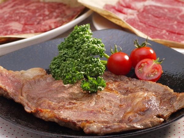 肉質の柔らかい、全農安心システムの第一号認証の宗谷黒牛(写真提供:稚内市) 宗谷黒牛