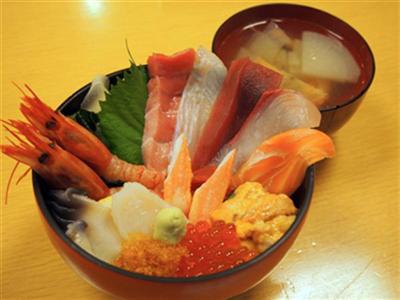 いろいろ味わえる海鮮丼