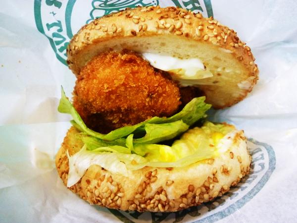 ラッキーピエロの人気メニュー!土方歳三ホタテバーガー 土方歳三ホタテバーガー