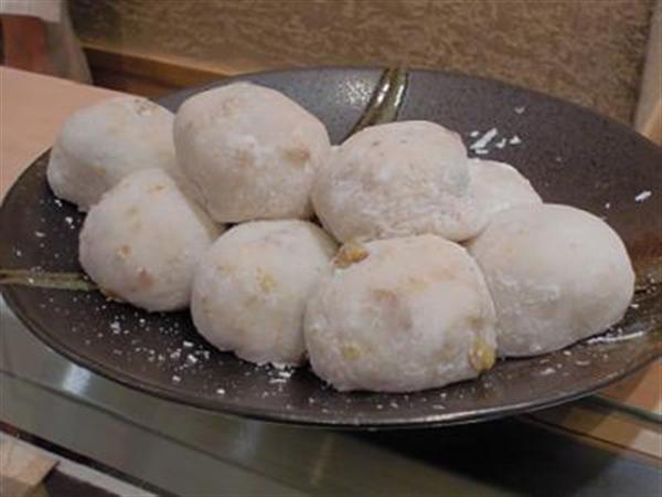 味わい深い「くるみ大福」 一久大福堂