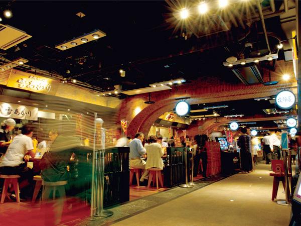 こだわりの味を求め、多くの観光客でにぎわう 北海道ラーメン道場