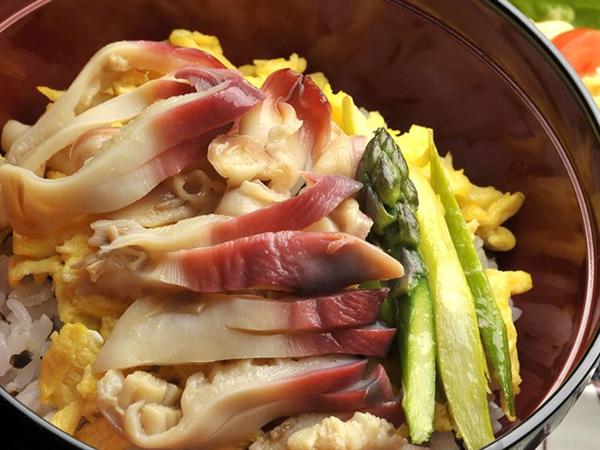 噛みしめると旨味がジワ~ッと広がる別海のジャンボホッキを丼で堪能 別海ジャンボホッキステーキ丼