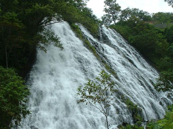 迫力満点のオシンコシンの滝 オシンコシンの滝の写真