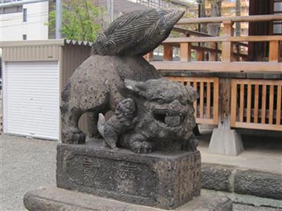 頓宮の狛犬