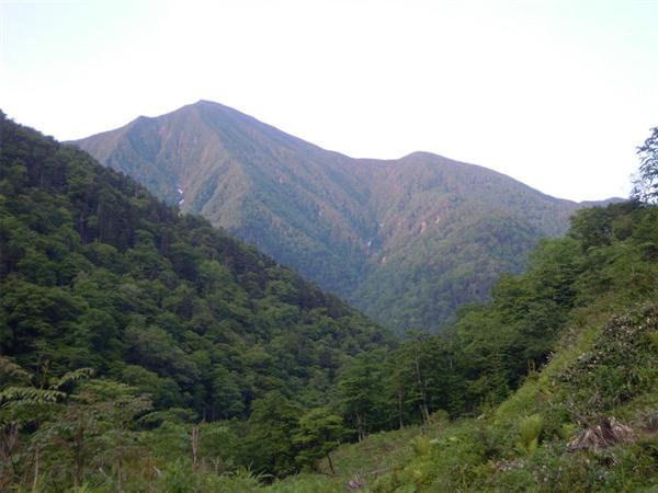 日高山脈南部に位置する、登山者に人気の神威岳 神威岳