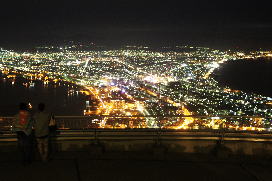 函館の人々の生活によって生み出される夜景