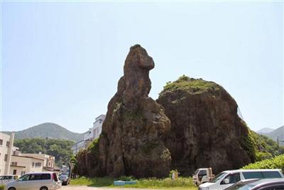 ゴジラ岩
