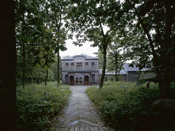 相原求一朗美術館 「着てみたい北のTシャツ・デザイン展2013」展示風景