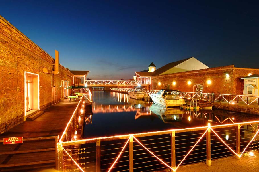 ライトアップされた夜の景観は幻想的 ライトアップされた夜の景観は幻想的