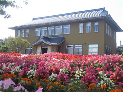旧洞爺村役場庁舎を改築した歴史を感じる洞爺湖芸術館