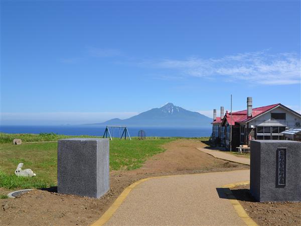 礼文島の「北のカナリアたち」を記念した施設、「北のカナリアパーク」(写真提供:礼文町) 北のカナリアパーク