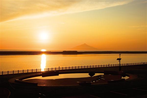 天塩町の美しい夕焼け(写真提供:天塩町役場) 天塩町