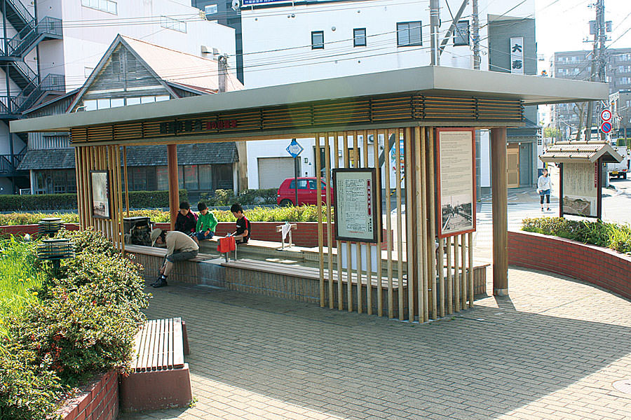 屋根付きの足湯でゆっくり癒そう 湯の川温泉足湯