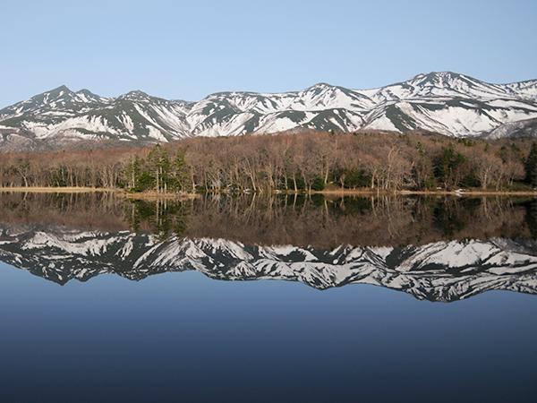残雪の知床連山(二湖より) 知床五湖、二湖