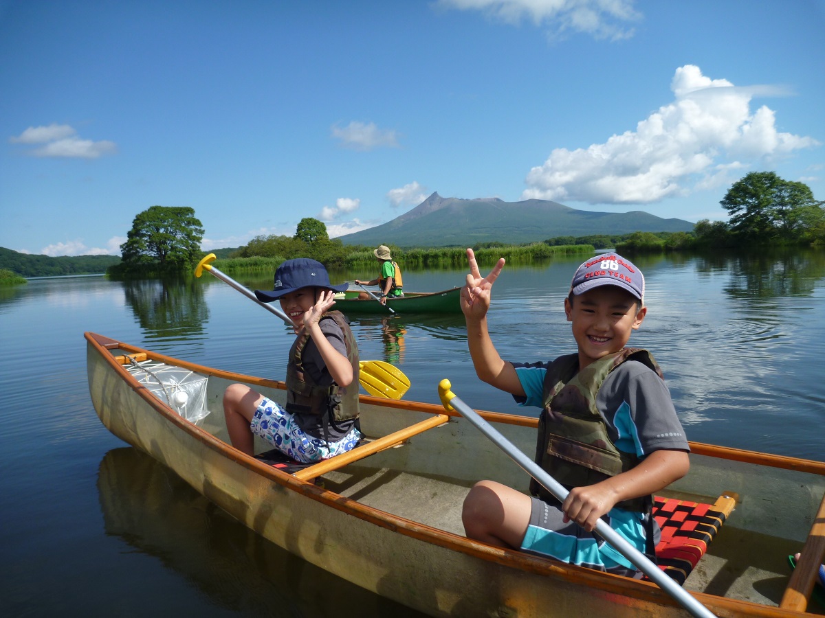 湖面にくっきりと映る駒ヶ岳がひときわ美しい。(イクサンダー大沼カヌーハウス) 大沼 カヌー