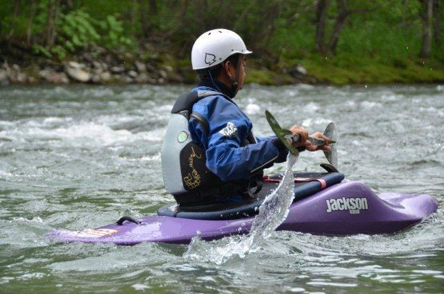 仲間と一緒にリバーカヤック 仲間と一緒にリバーカヤック