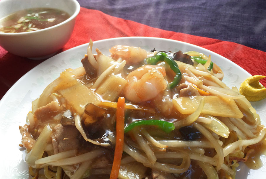 しっかり焼いた麺と、野菜たっぷりのあんが人気のあんかけ焼きそば あんかけ焼きそば
