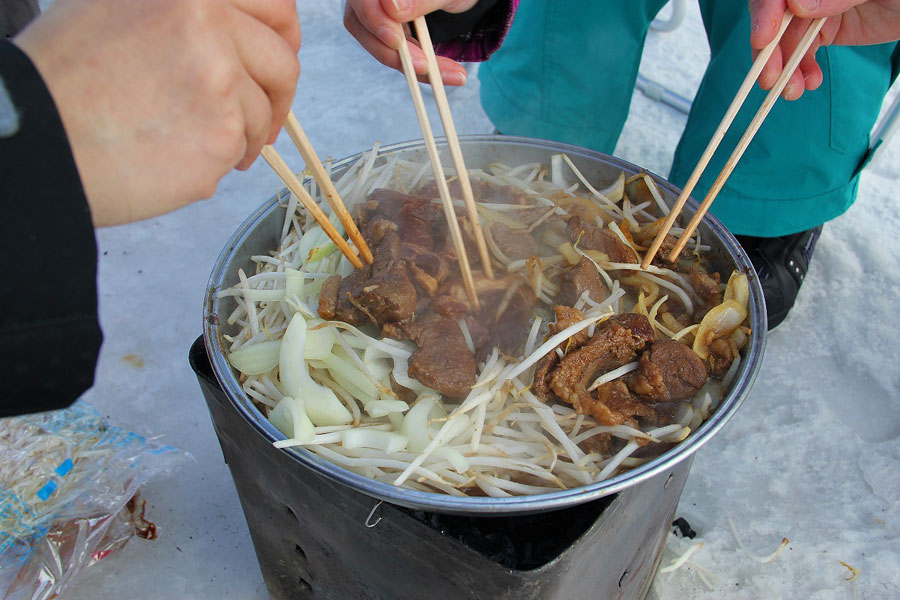 寒さも吹き飛ぶ!肉厚の特産日高ジンギスカン ありがとうフェスティバル