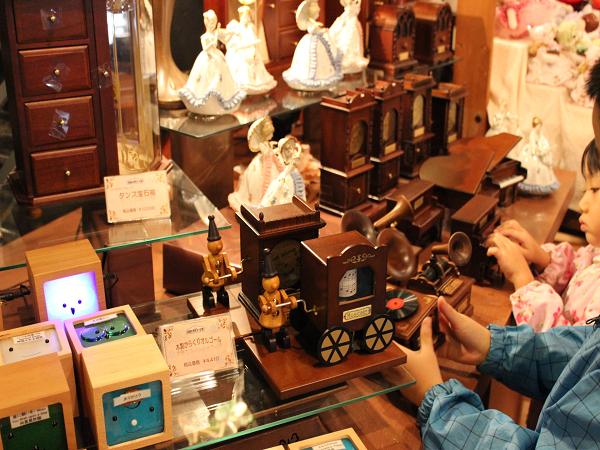 素敵なオルゴールの展示・販売と手作り体験もできる函館オルゴール堂 函館オルゴール堂