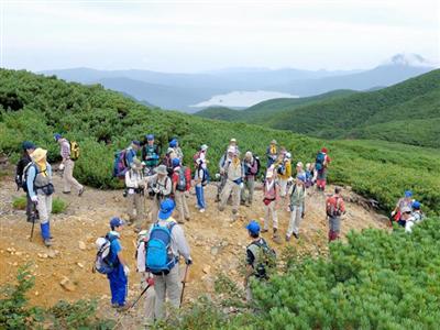 雌阿寒岳
