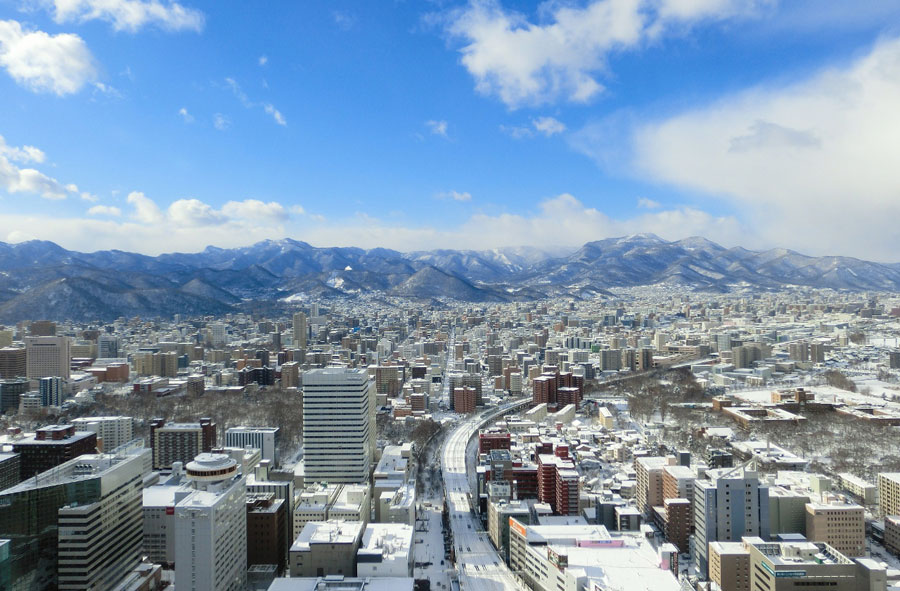 視界は360度、札幌の街並みを見渡すことができる そらの初日の出