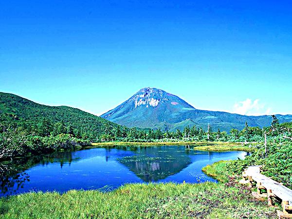 北海道一の絶景という人もいる三の沼からの眺め。 羅臼湖トレッキング