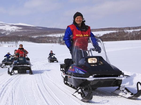 ホワイトアイルNISEKOのスノーモービル ホワイトアイルNISEKOのスノーモービル