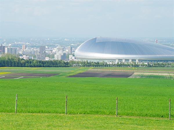 市内中心部から約30分の札幌ドーム 札幌ドーム 外観