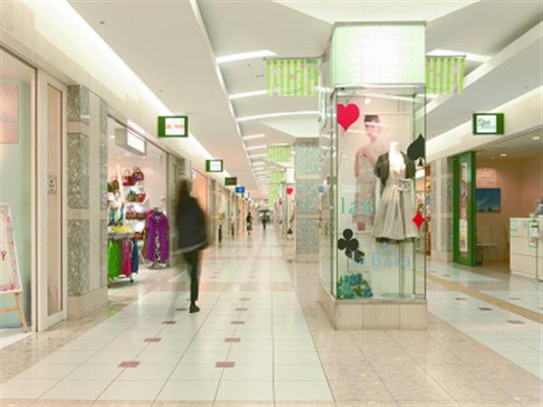 色鮮やかに飾られたディスプレイに店内へと導かれる アピア