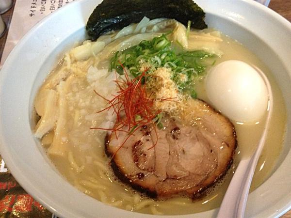 鶏塩白湯らーめん 鶏塩白湯